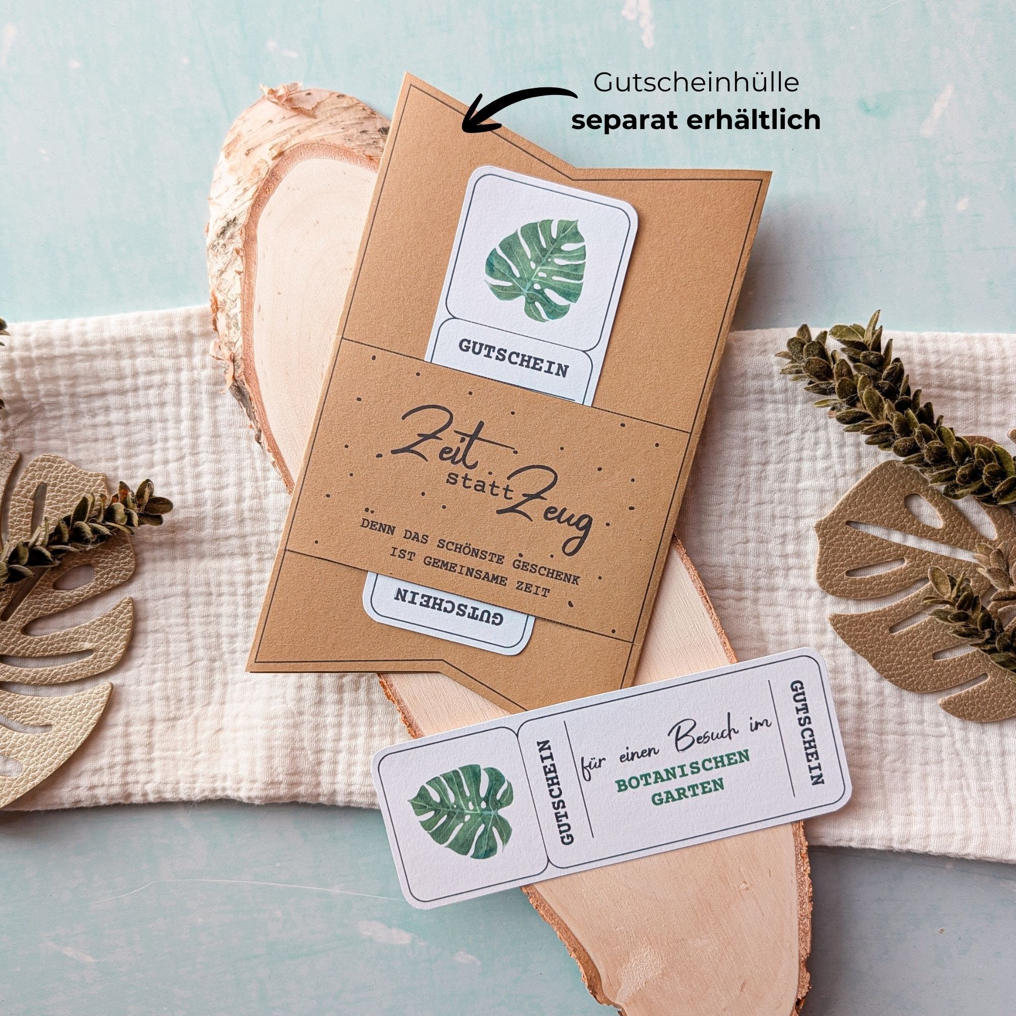 Botanischer Garten Gutschein Vorlage Botanischer Garten Gutschein Vorlage zum Ausdrucken. Der Gutschein steckt in einer Gutscheinkarte, auf der steht „Zeit statt Zeug“. Diese Gutscheinkarte muss separat erworben werden. Liebevoll gestaltete Druckvorlagen, um ganz einfach einen Gutschein Botanischer Garten selber basteln zu können.