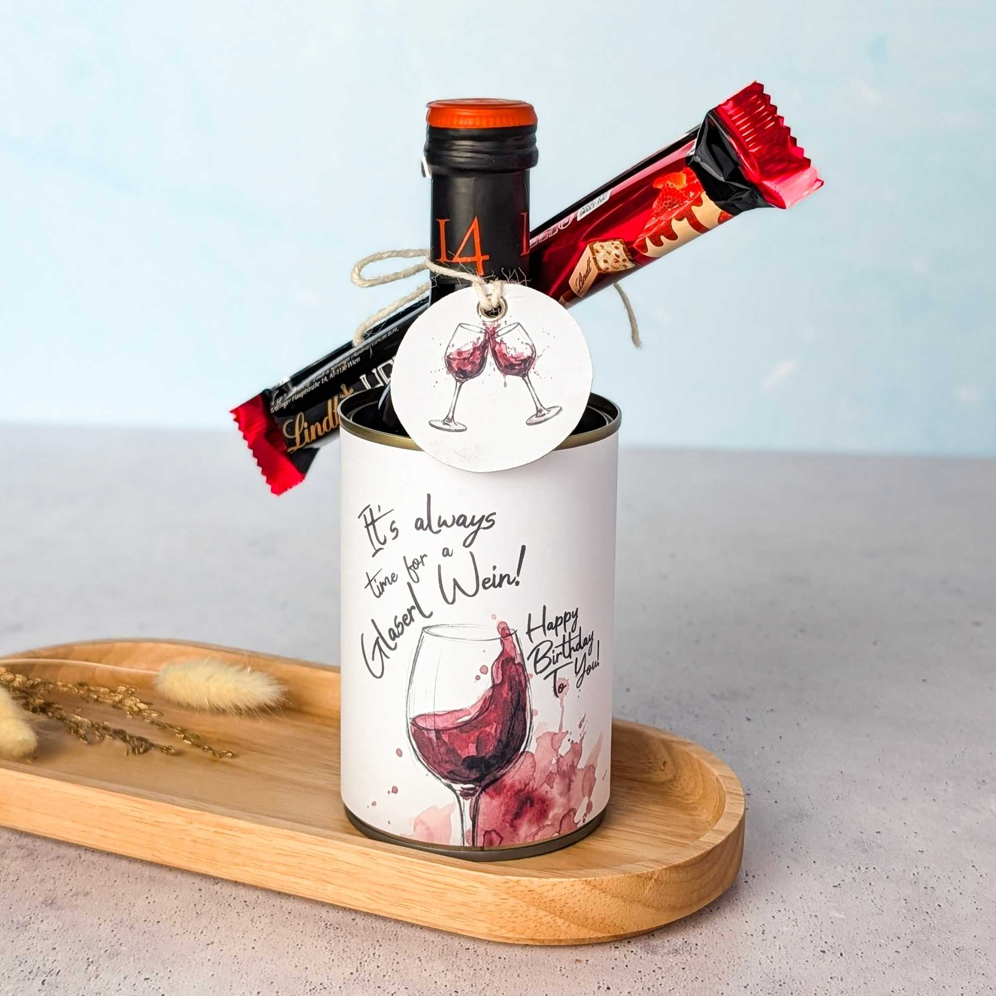 Wein Geburtstag Geschenk Vorlage Eine praktische PDF Vorlage als digitale Druckvorlage für ein kreatives Wein Geschenk zum Geburtstag, ideal als schnelles DIY Last Minute Geschenk.