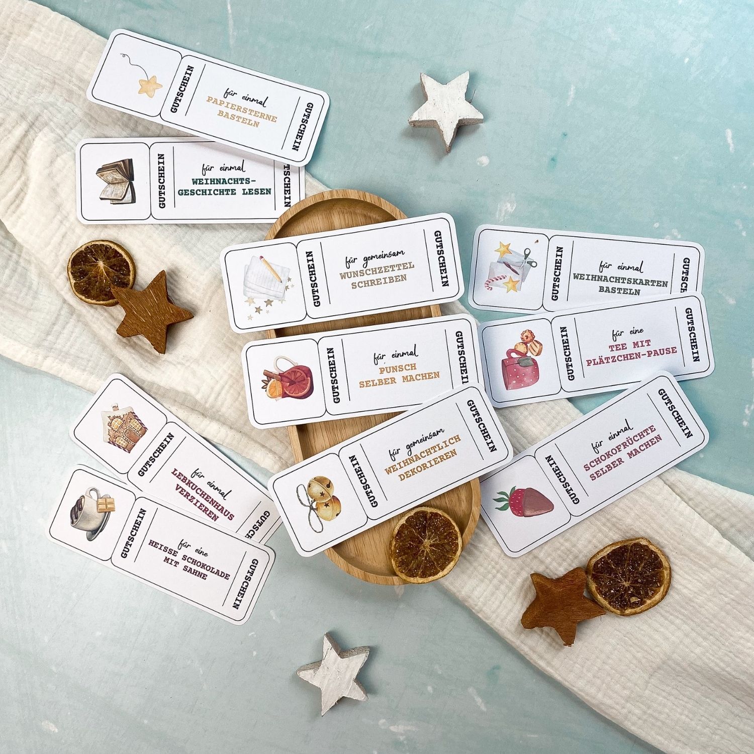 Weihnachtsgutschein Bundle ‚Gemütlich & kreativ‘ als Druckvorlage – Gutscheine zum Ausdrucken für ‚Punsch selber machen‘, ‚Papiersterne basteln‘, ‚Weihnachtsgeschichte lesen‘, ‚Weihnachtskarten basteln‘, ‚Schokofrüchte selber machen‘ oder ‚gemeinsam weihnachtlich dekorieren‘.